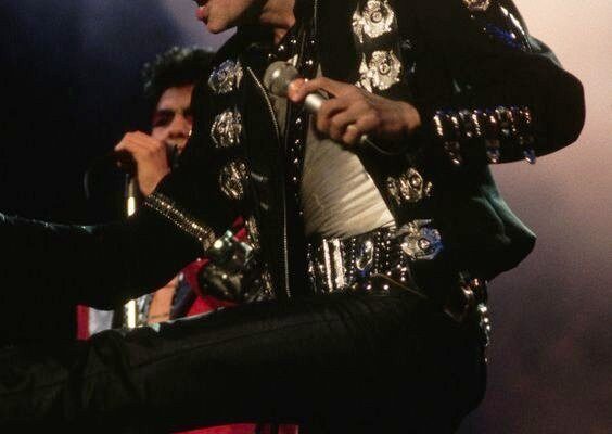 Michael Jackson's Fashion Impact: Inspiring a New Generation of Designers and Enthusiasts