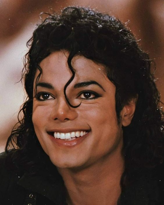 Michael Jackson's Makeup Evolution: Iconic Looks from Performances to Daily Life