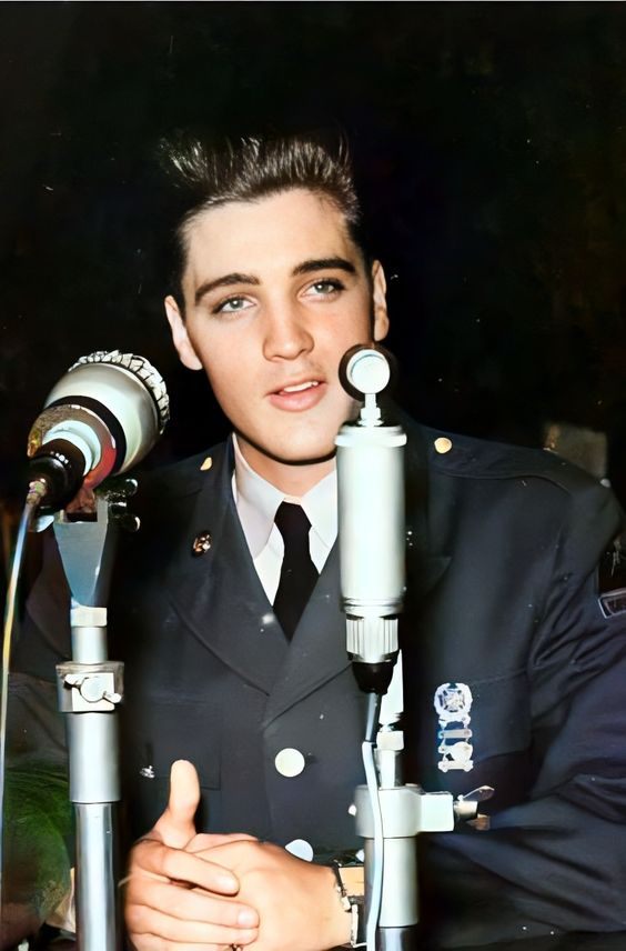 Elvis Presley - Proud Mary